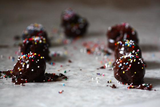 chocolate cake balls recipe. chocolate cake balls