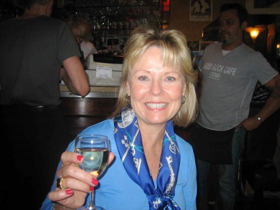 Mom-Paris toasting